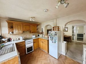 Kitchen- click for photo gallery